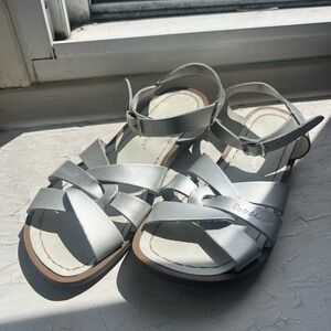 Kids girls Saltwater Silver Sandals 4 Salt Water